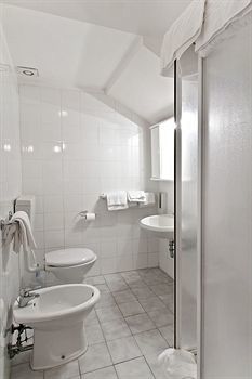 Trastevere Hotel Cisterna Roma Exterior foto